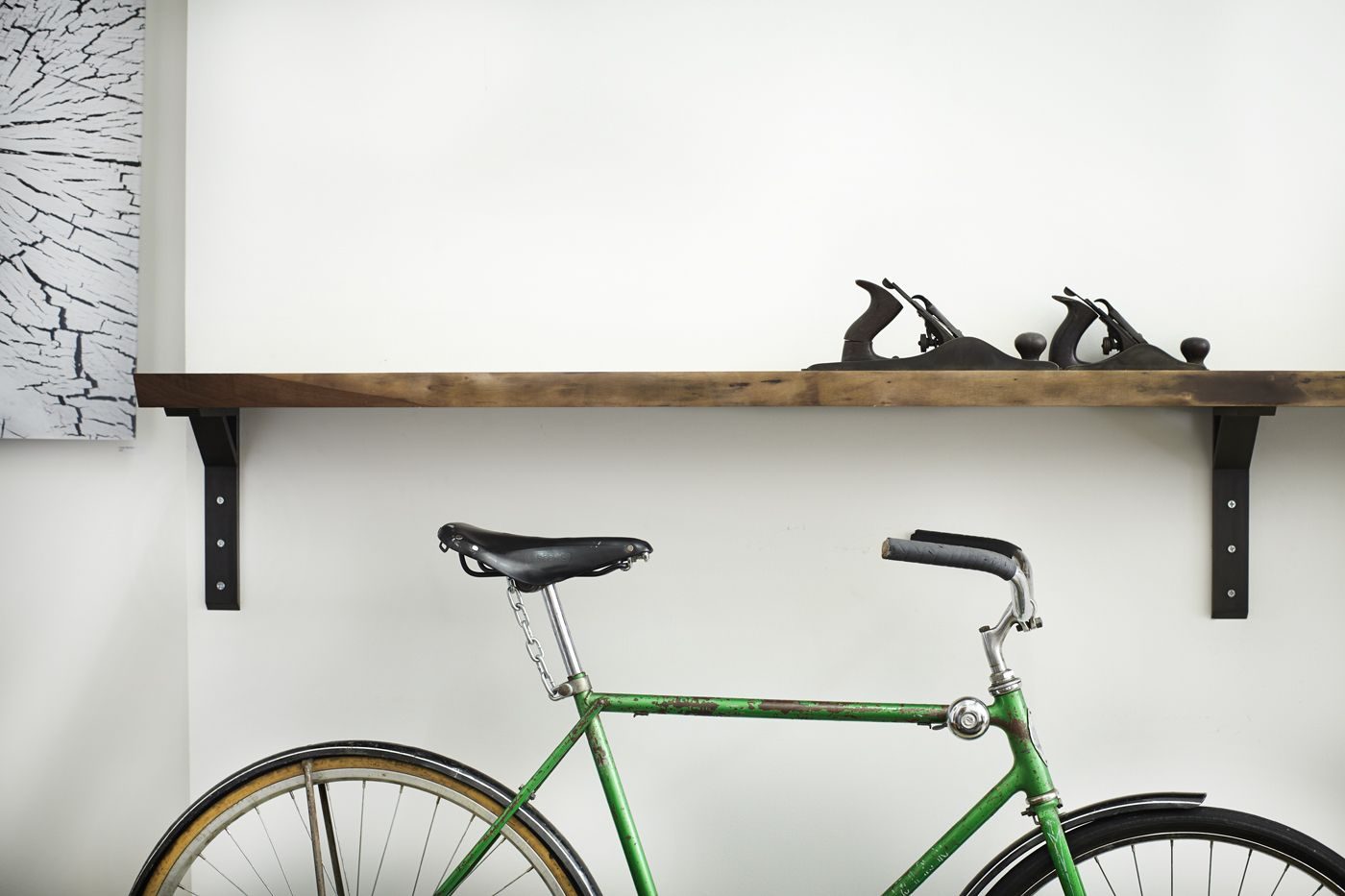 Wall shelf