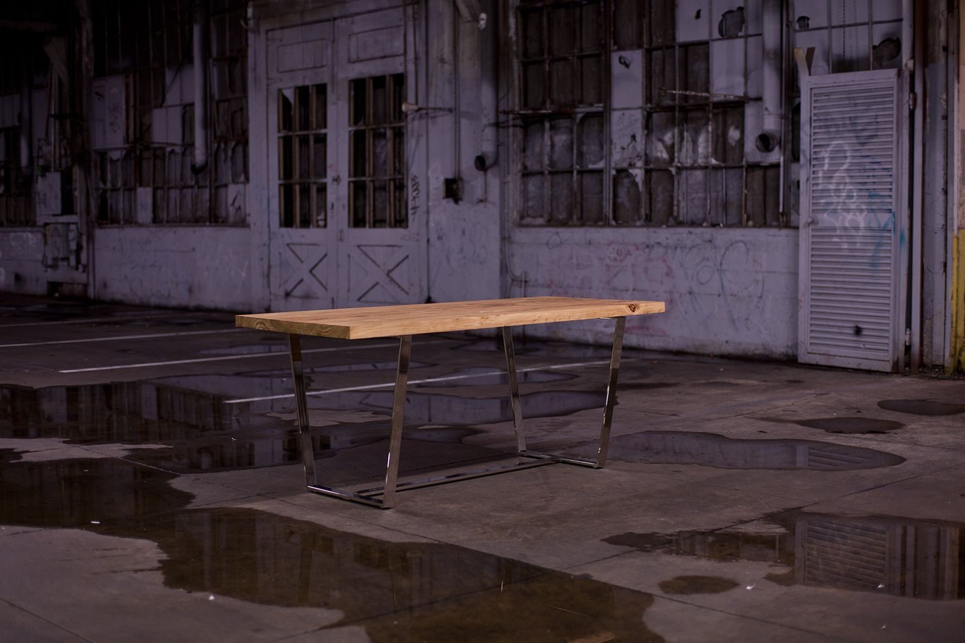 Long work table
